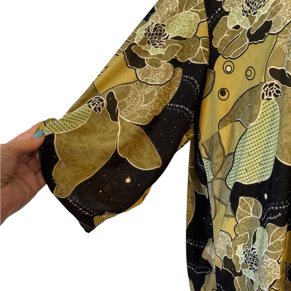 Russell Kemp Greens & Black Floral Print  Top  PLUS: 2     #E - Picture 3 of 8